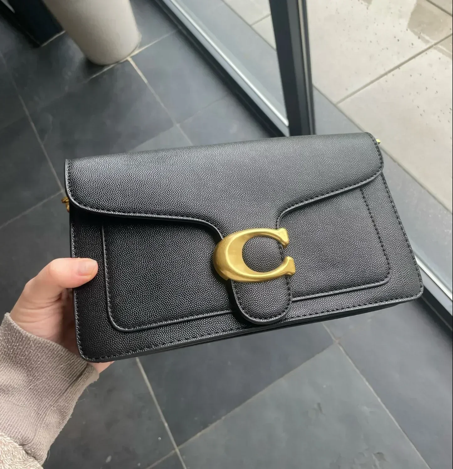 Leather Crossbody Bag Women – Stylish Adjustable Strap Handbag - Image 3