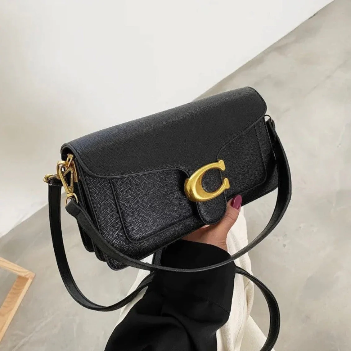Leather Crossbody Bag Women – Stylish Adjustable Strap Handbag - Image 5