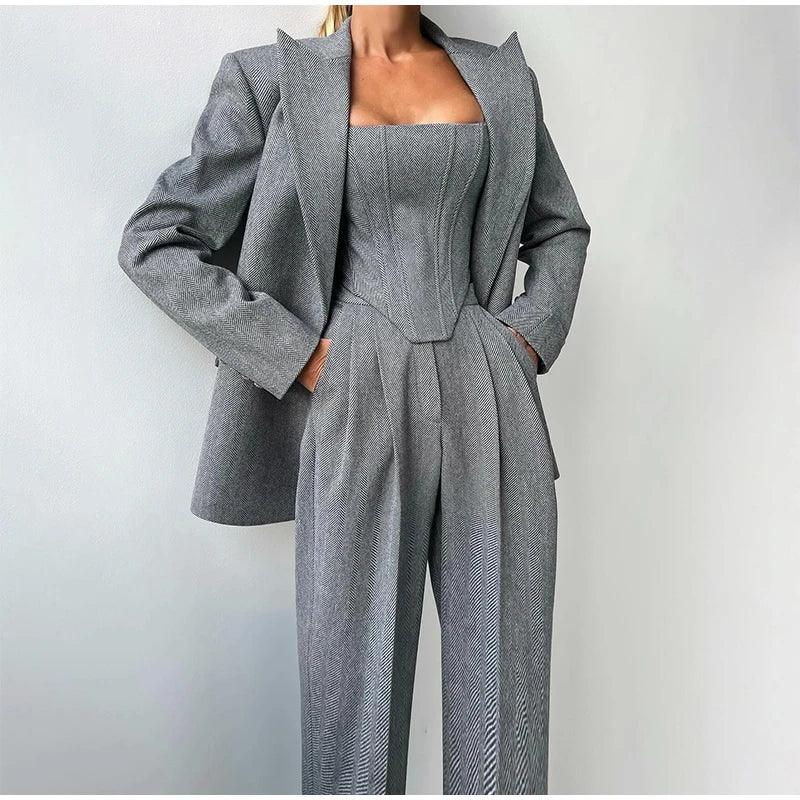 Women's Pantsuit – Elegant Tailored Fit, Luxurious Fabric for Work & Parties - Image 3